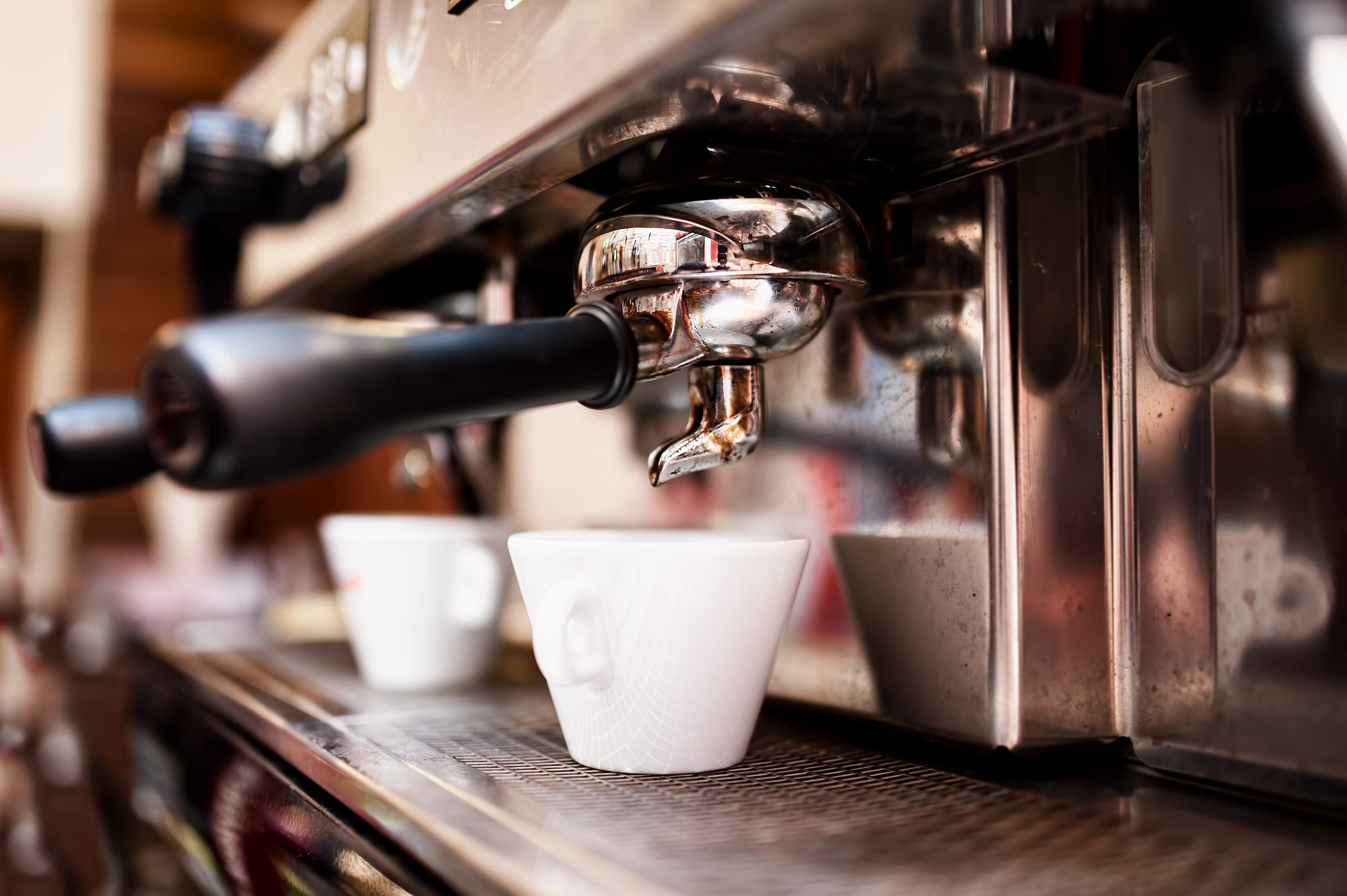 Vychutnávajte si voňavú kávu čo najdlhšie. Ako sa starať o kávovar?